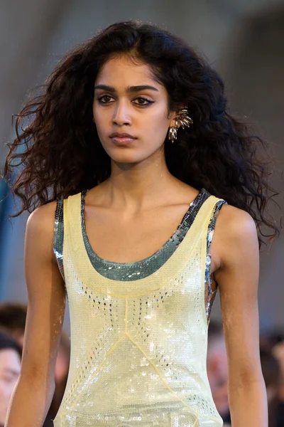 Look 95